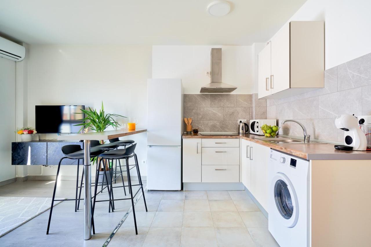Ferienwohnung Charming And Bright Flat In The Heart Of Málaga Exterior foto