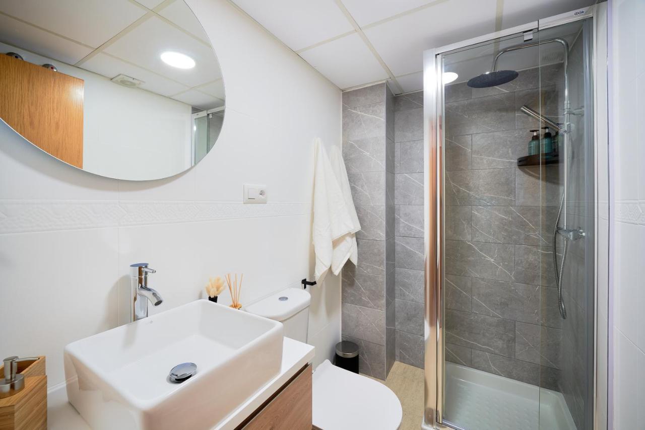 Ferienwohnung Charming And Bright Flat In The Heart Of Málaga Exterior foto